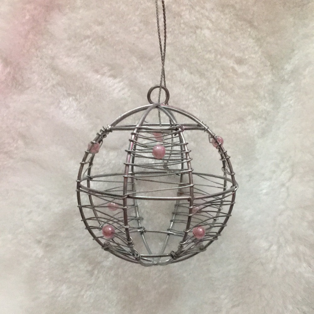 Wire Star Ornament with Pink Beads